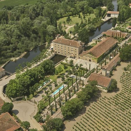 Hacienda Zorita Wine Hotel & Spa Valverdon Luaran gambar An aerial view of the village of Saint-Martin-de-Champs