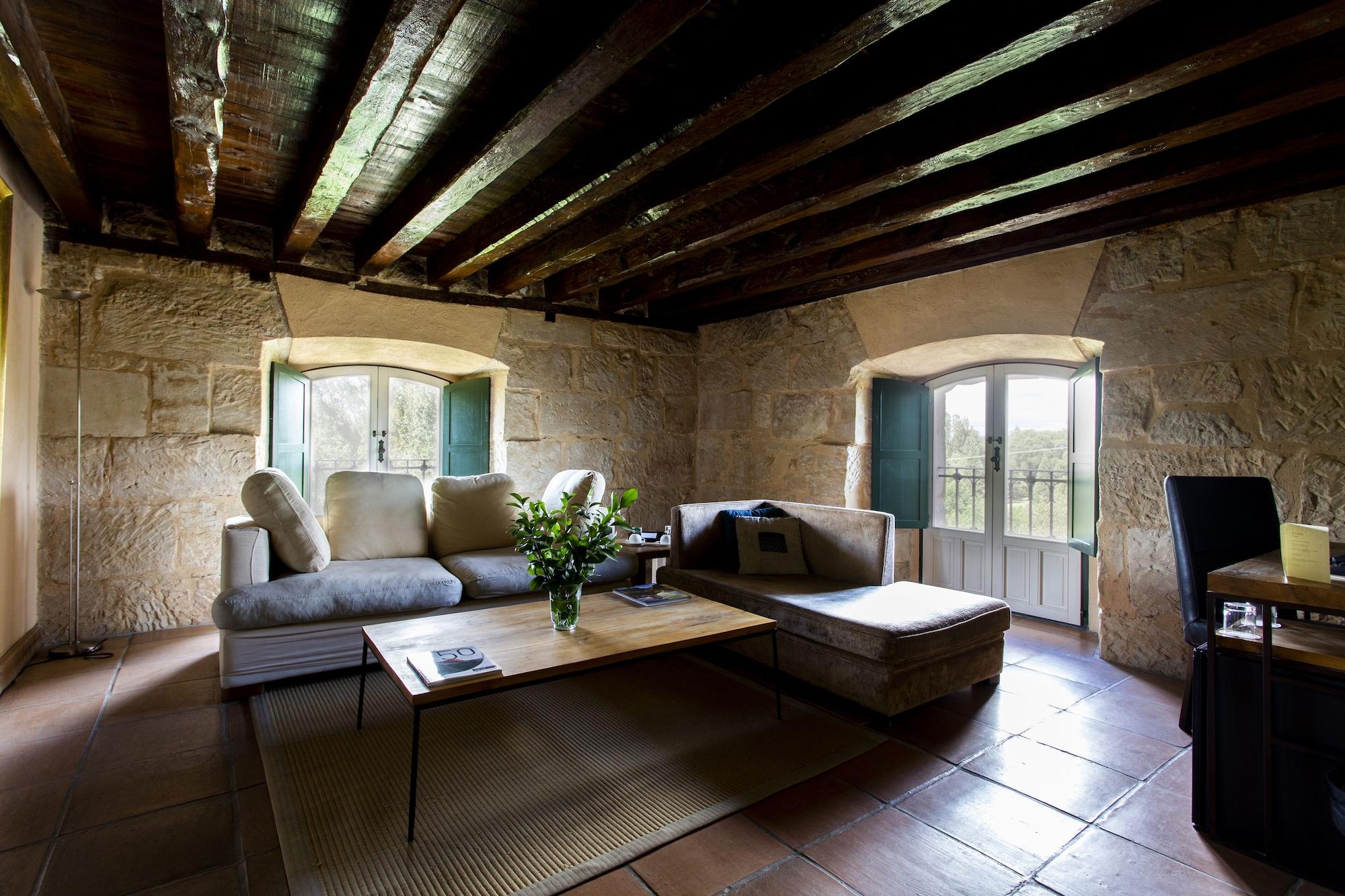 Hacienda Zorita Wine Hotel & Spa Valverdon Luaran gambar The interior of the tower