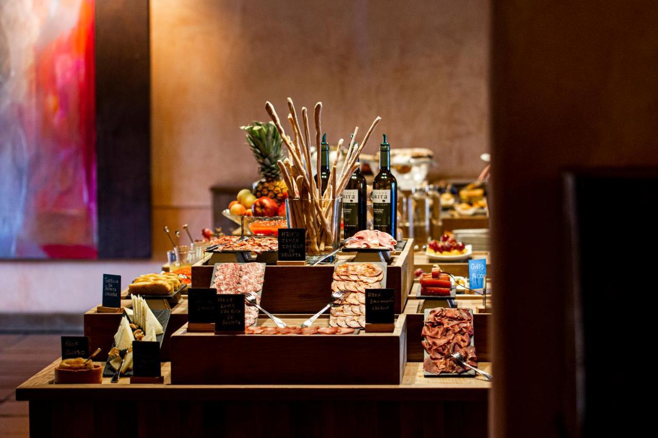 Hacienda Zorita Wine Hotel & Spa Valverdon Luaran gambar A buffet at a hotel